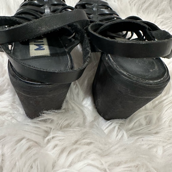 Mia Leather Gladiator Sandals - Picture 4 of 9